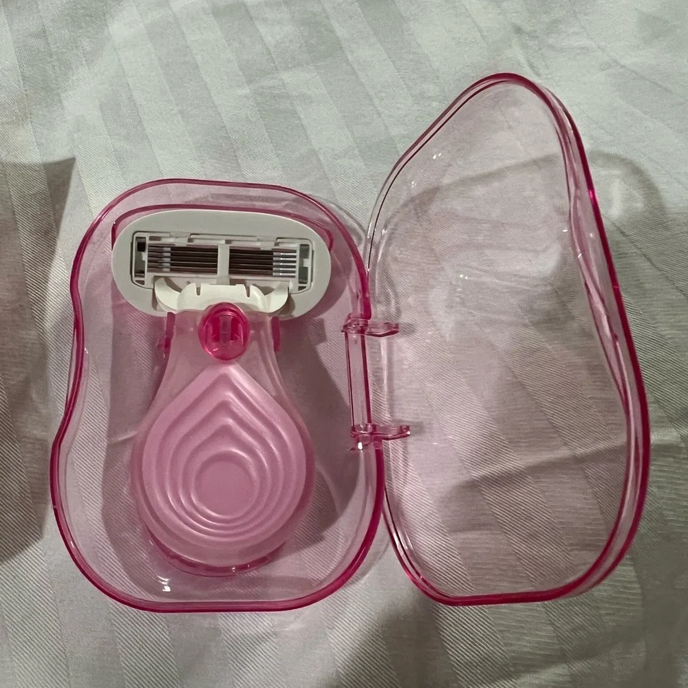 🪒Compact Portable Travel Mini Razor Case 5-Blades